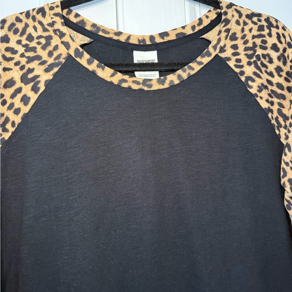 PINK Victoria’s Secret Leopard Raglan Baseball Tee - Large - Picture 5 of 7